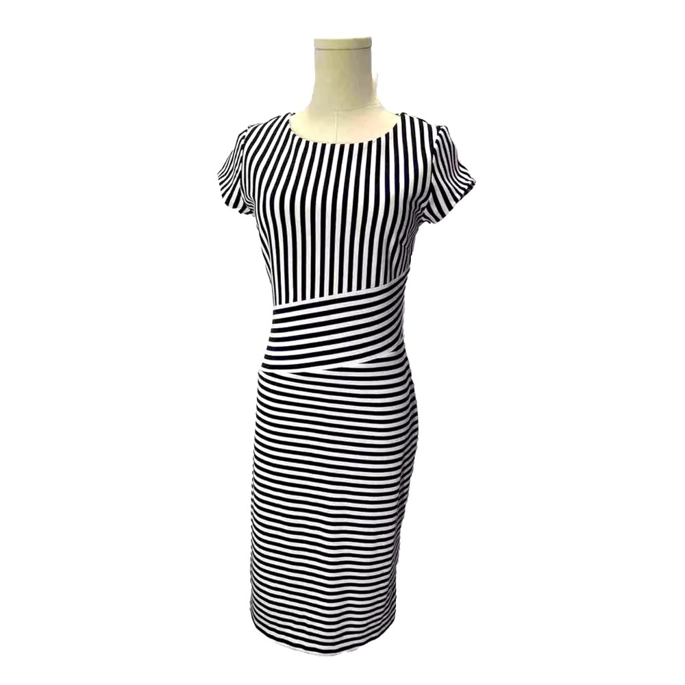 Banana Republic Size 6 Petite White and Navy Blue striped dress